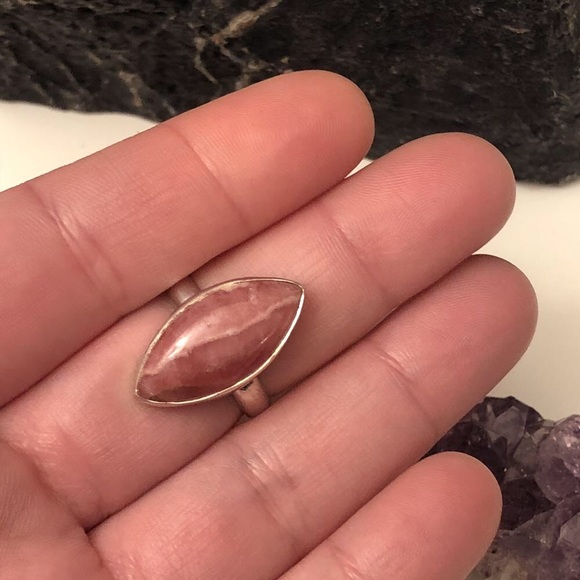 AlphaVariable Rhodochrosite Ring - Picture 4 of 7